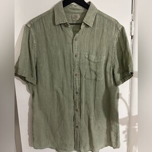 Faherty Laguna basket weave Short Sleeve Linen Button-Up Shirt in sage green